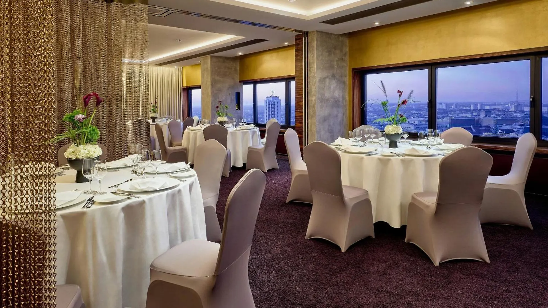 Im Leipziger Zentrum übernachten: 4 Vier-Sterne-Hotels verglichen